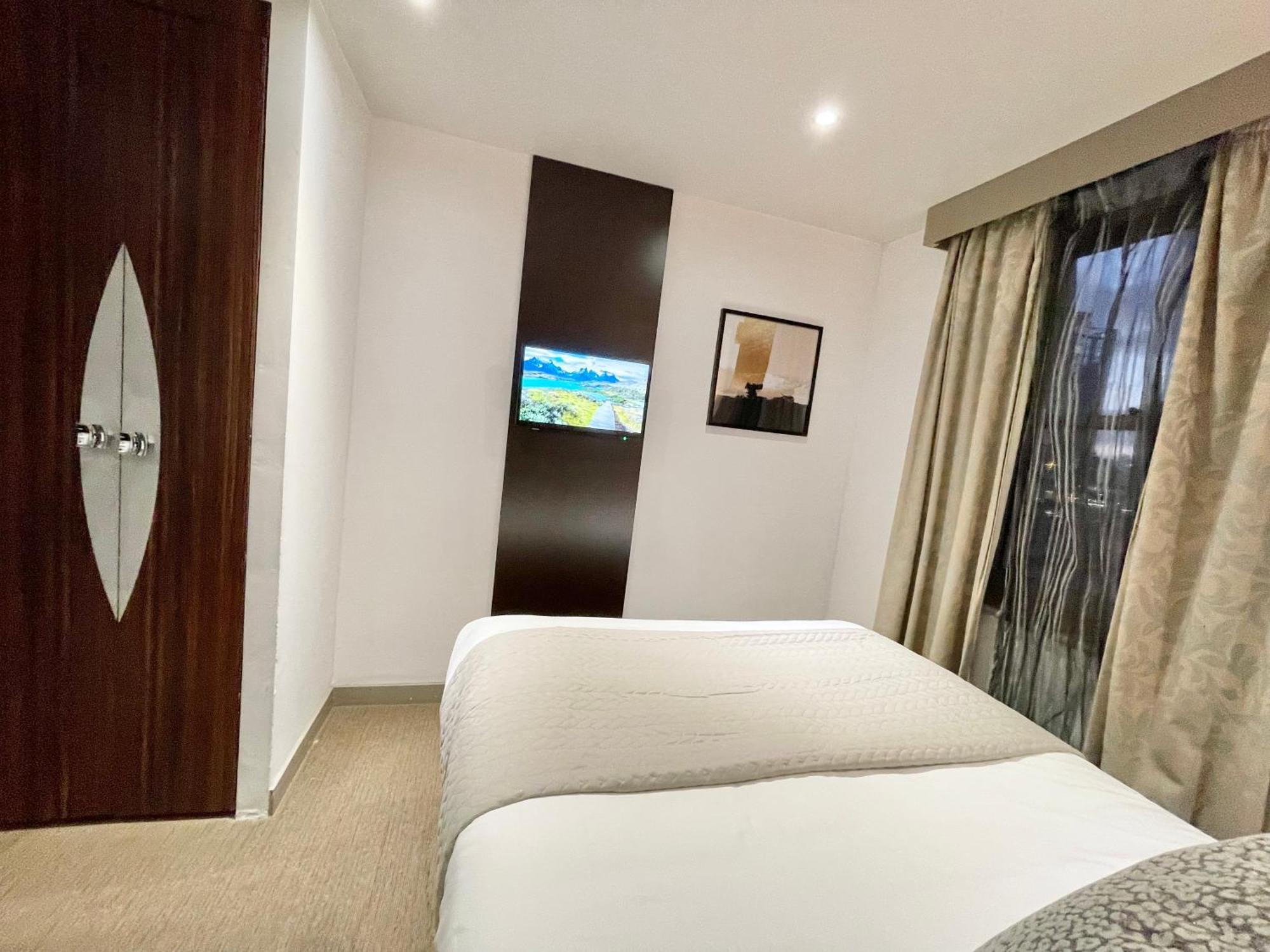 Maitrise Hotel Лондон Екстер'єр фото