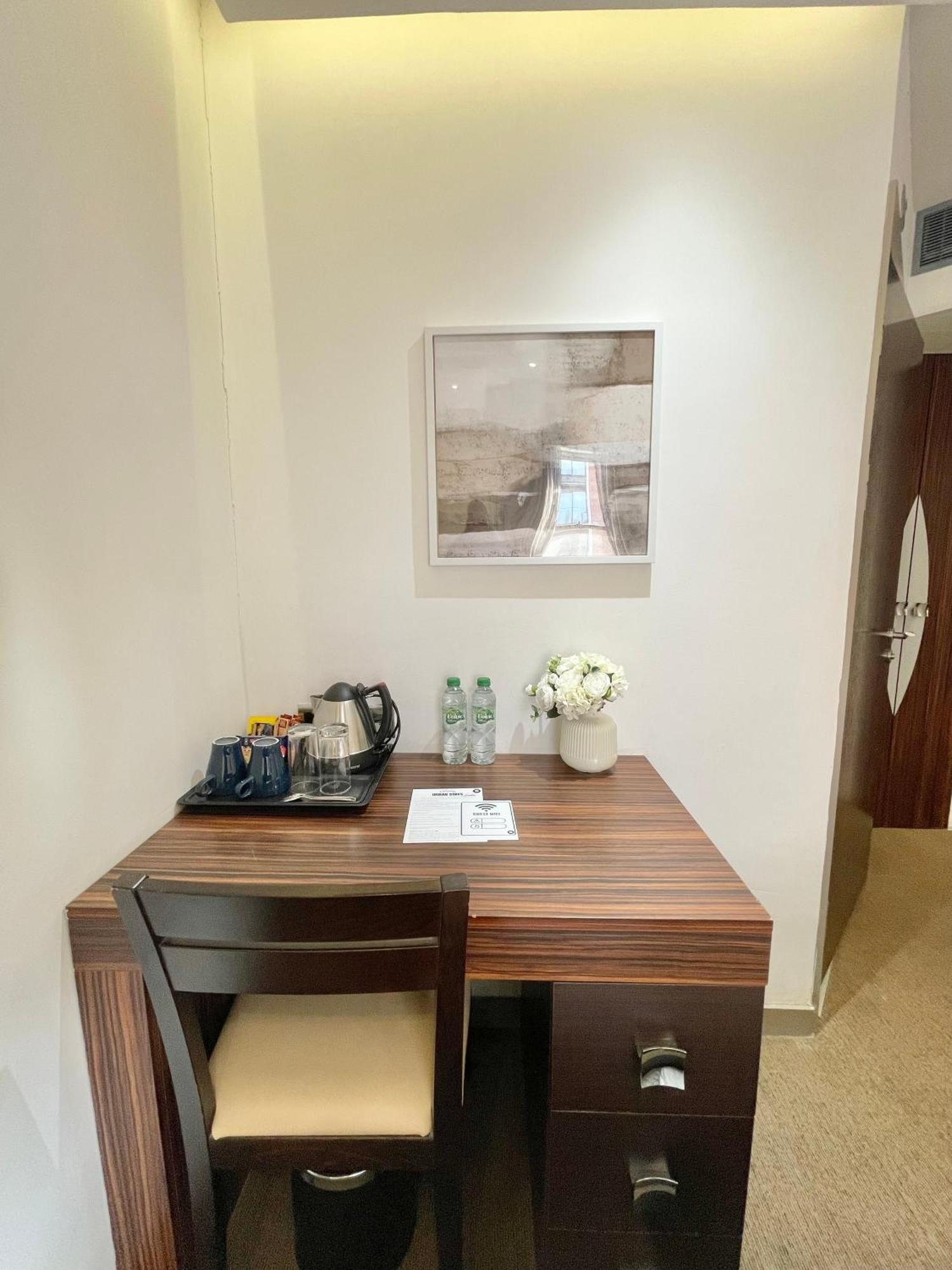 Maitrise Hotel Лондон Екстер'єр фото